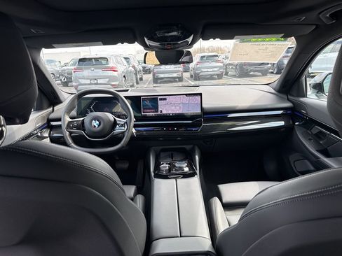 Used 2024 BMW 530i image 17