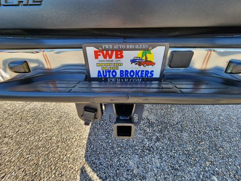 Used 2005 Chevrolet Avalanche Z71 w/ Sun And Sound Package image 25