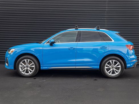 Used 2023 Audi Q3 2.0T Premium AWD/4WD image 2