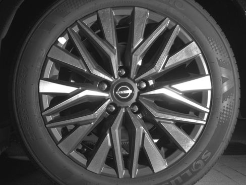 Used 2025 Nissan Altima 2.5 SV image 14