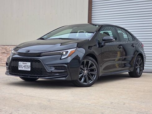 Used 2026 Toyota Corolla SE FWD image 1
