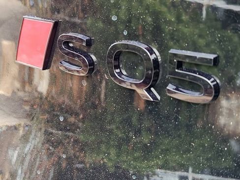 New 2025 Audi SQ5 Prestige image 10