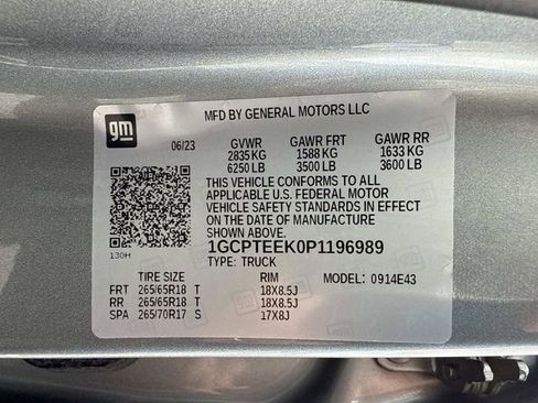 Used 2023 Chevrolet Colorado Trail Boss w/ Technology Package image 32