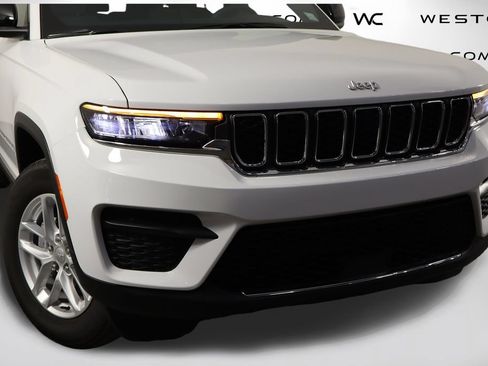 Used 2024 Jeep Grand Cherokee Laredo X RWD image 46