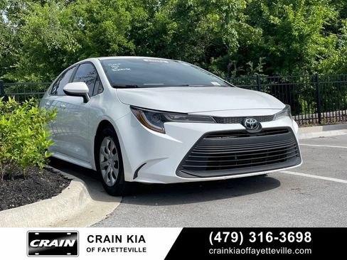 Used 2023 Toyota Corolla LE FWD image 1