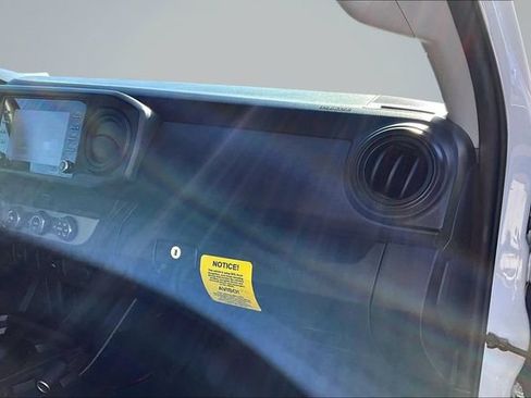 Used 2019 Toyota Tacoma SR AWD/4WD image 23