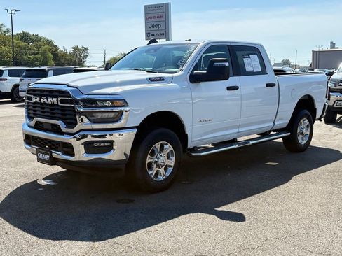 Used 2026 RAM 2500 Big Horn AWD/4WD image 3