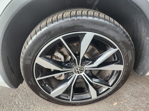 Used 2022 Volkswagen Tiguan SEL R-Line image 31