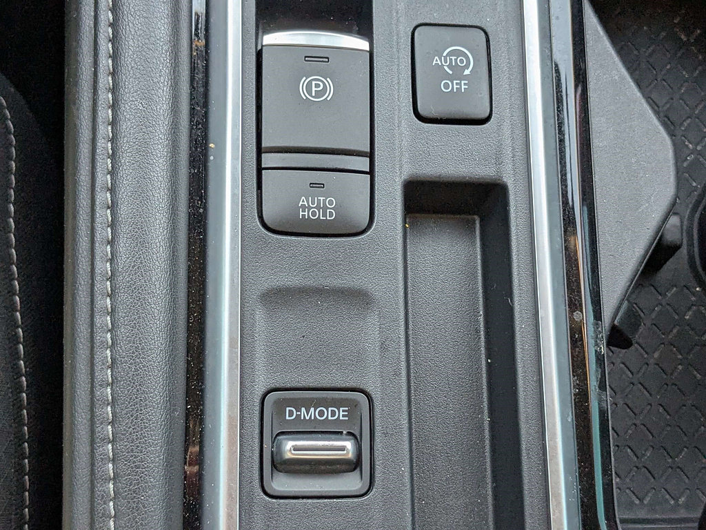 Used 2024 Nissan Pathfinder SV FWD image 35