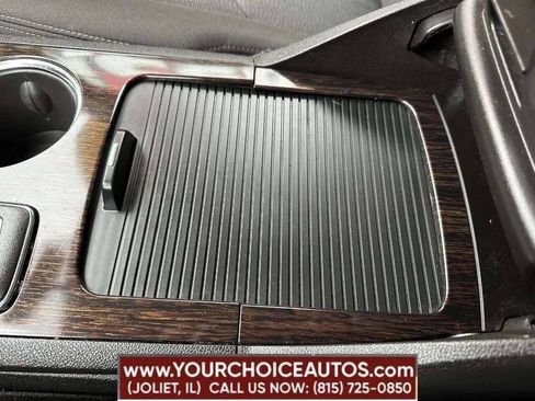 Used 2016 Chevrolet Traverse LT w/ Style and Technology Package image 36