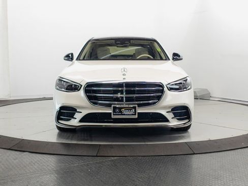 Used 2023 Mercedes-Benz S 500 4MATIC image 2