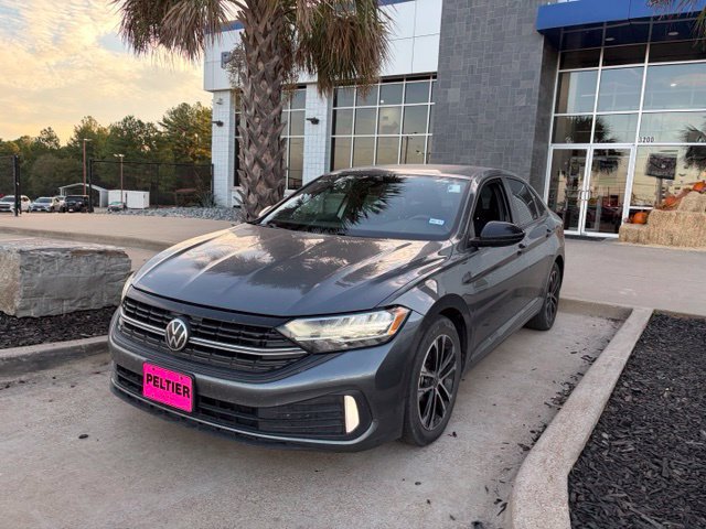 Used 2024 Volkswagen Jetta Sport FWD image 3