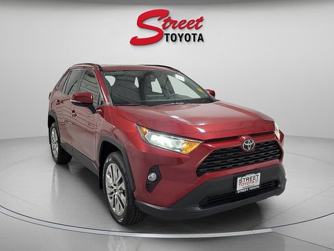 Certified 2021 Toyota RAV4 XLE Premium image 5