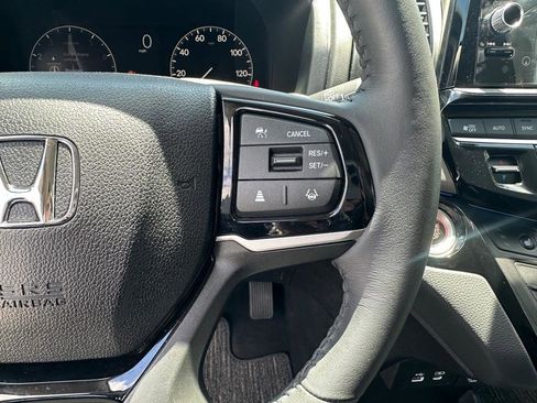 Used 2025 Honda Odyssey Touring image 17