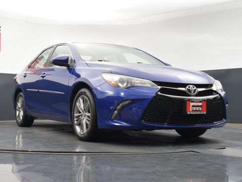 Used 2015 Toyota Camry SE image 28