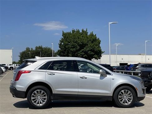 Used 2018 Cadillac XT5 Luxury w/ Driver Awareness Package image 3