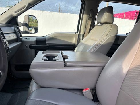 Used 2018 Ford F550 4x4 Crew Cab Super Duty image 11