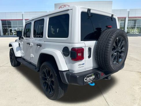 Used 2023 Jeep Wrangler Unlimited Sahara w/ Cold Weather Group AWD/4WD image 3