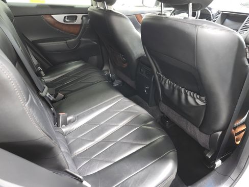 Used 2014 INFINITI QX70 AWD w/ Premium Package image 22