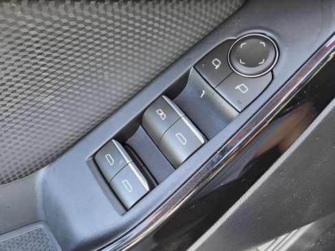 New 2026 Chevrolet Equinox RS w/ Convenience Package III FWD image 9