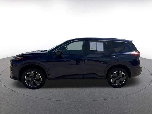 Used 2025 Nissan Rogue SV FWD image 9