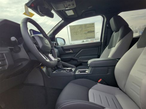 Used 2025 Toyota Tacoma TRD Off-Road image 16