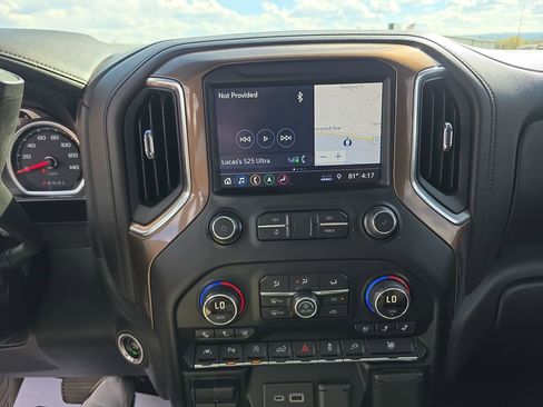 Used 2019 Chevrolet Silverado 1500 High Country w/ Technology Package image 18