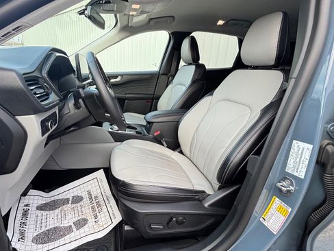 Certified 2025 Ford Escape Platinum w/ Premium Technology Package image 20