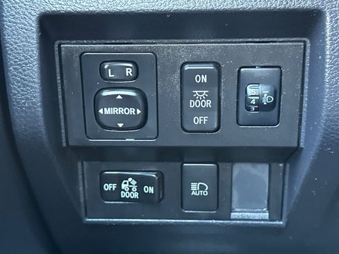 Used 2019 Toyota Tundra SR5 w/ TRD Off Road Package AWD/4WD image 37
