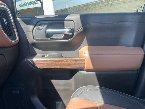 Used 2019 Chevrolet Silverado 1500 High Country w/ Technology Package image 27