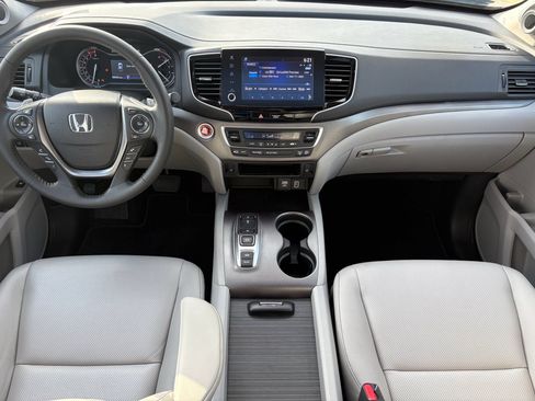 Certified 2023 Honda Ridgeline RTL image 2