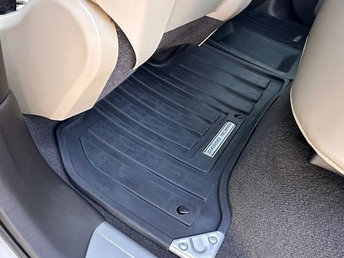 Used 2017 Land Rover Range Rover Sport HSE image 17