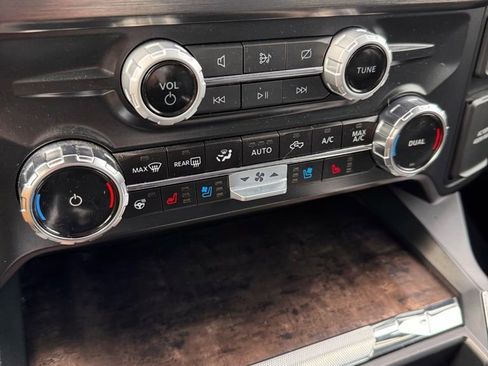 Used 2024 Ford F250 Lariat AWD/4WD image 21