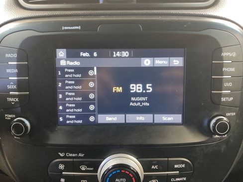 Used 2019 Kia Soul + image 25