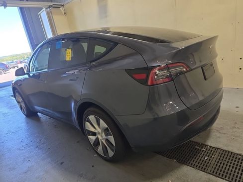 Used 2023 Tesla Model Y Long Range AWD/4WD image 4
