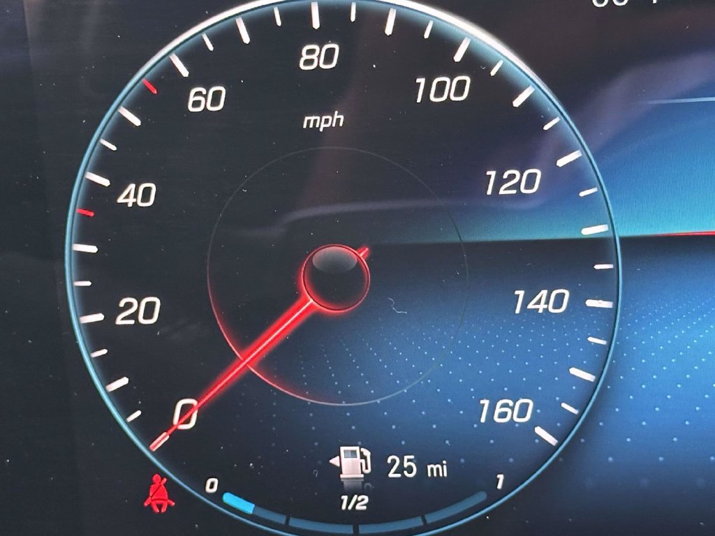 Used 2023 Mercedes-Benz GLB 250 4MATIC image 29