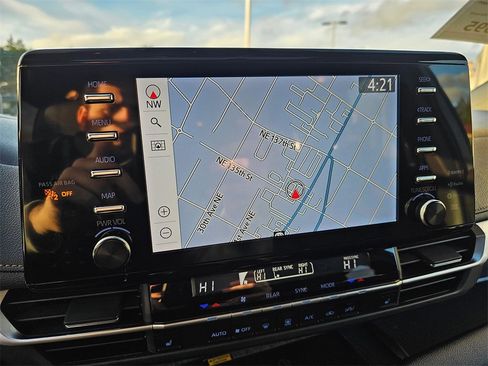 Certified 2024 Toyota Sienna XLE Woodland Edition image 34