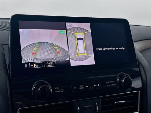 Used 2024 Nissan Armada SL w/ Captain's Chairs Package image 20