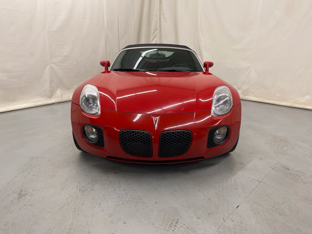 Used 2008 Pontiac Solstice GXP w/ Premium Package RWD image 3