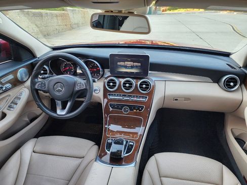 Used 2017 Mercedes-Benz C 300 4MATIC Sedan image 12