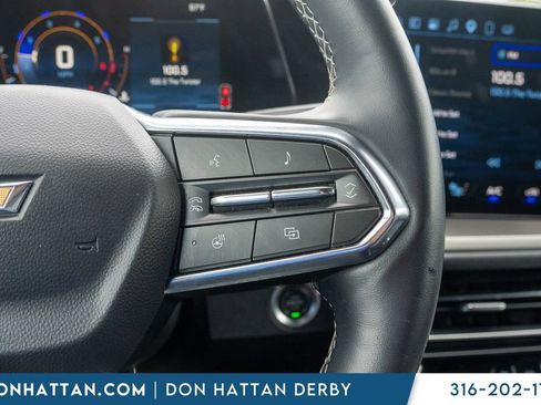 Used 2025 Chevrolet Traverse LT AWD/4WD image 9