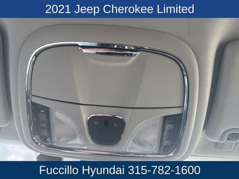 Used 2021 Jeep Cherokee Limited image 27
