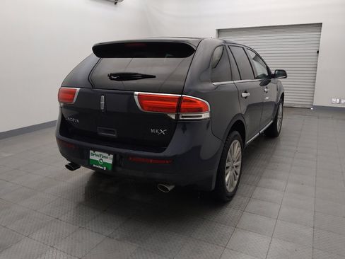 Used 2013 Lincoln MKX FWD image 7