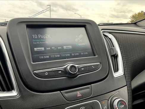 Used 2016 Chevrolet Malibu LT image 34