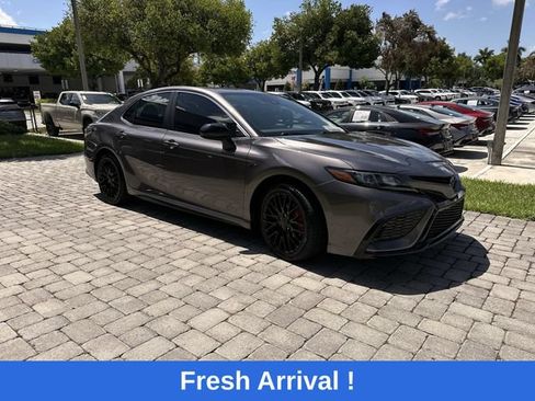 Used 2021 Toyota Camry SE FWD image 16