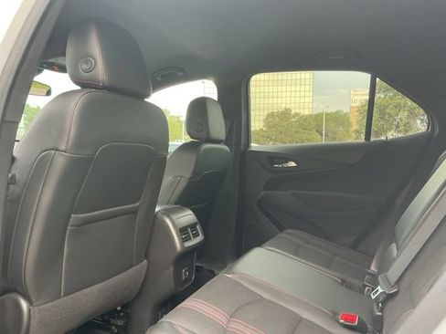Used 2022 Chevrolet Equinox RS w/ Infotainment Package FWD image 28