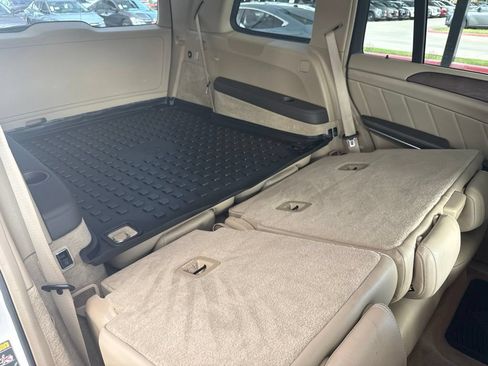 Used 2016 Mercedes-Benz GL 550 4MATIC image 19