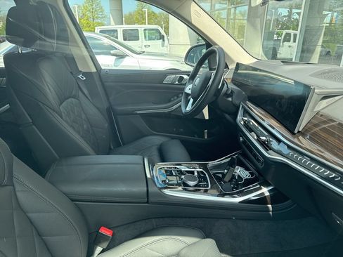 Used 2026 BMW X7 xDrive40i AWD/4WD image 17