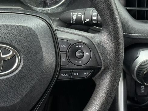 Used 2024 Toyota RAV4 XLE AWD/4WD image 15