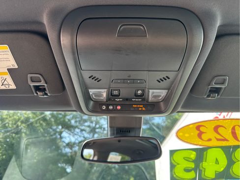 Used 2023 Chevrolet Equinox Premier FWD image 30